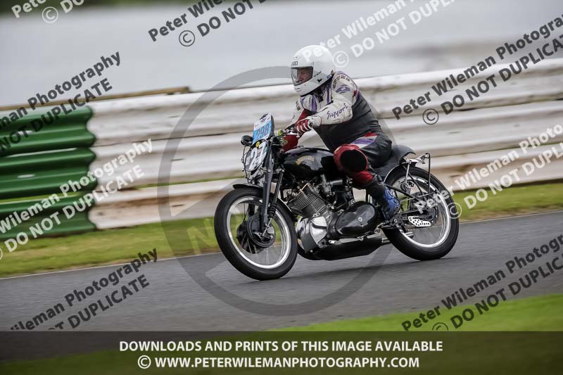Vintage motorcycle club;eventdigitalimages;mallory park;mallory park trackday photographs;no limits trackdays;peter wileman photography;trackday digital images;trackday photos;vmcc festival 1000 bikes photographs